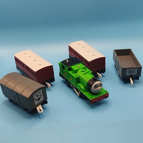 Tomy oliver coaches - tomy,